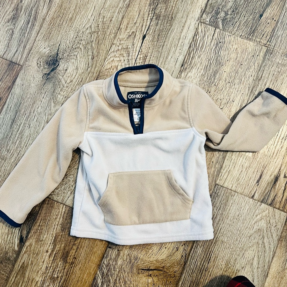 OshKosh B'gosh Kids Beige and White Fleece Pullover 2T